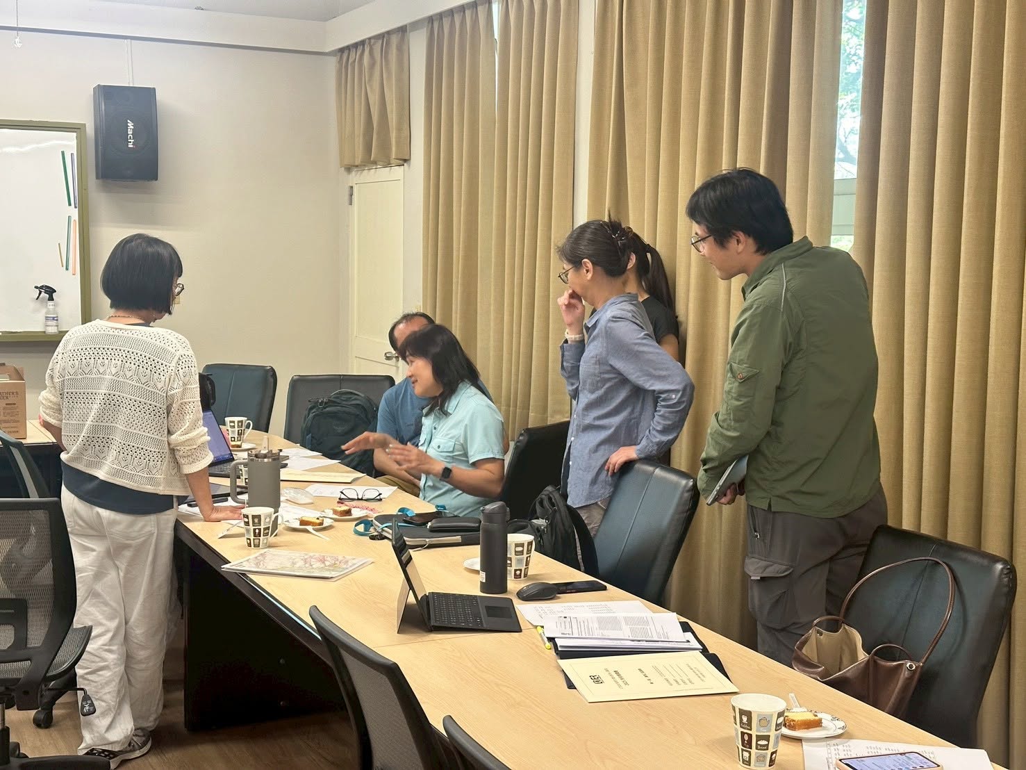 與會師長針對研究內容與分析方法進行交流討論