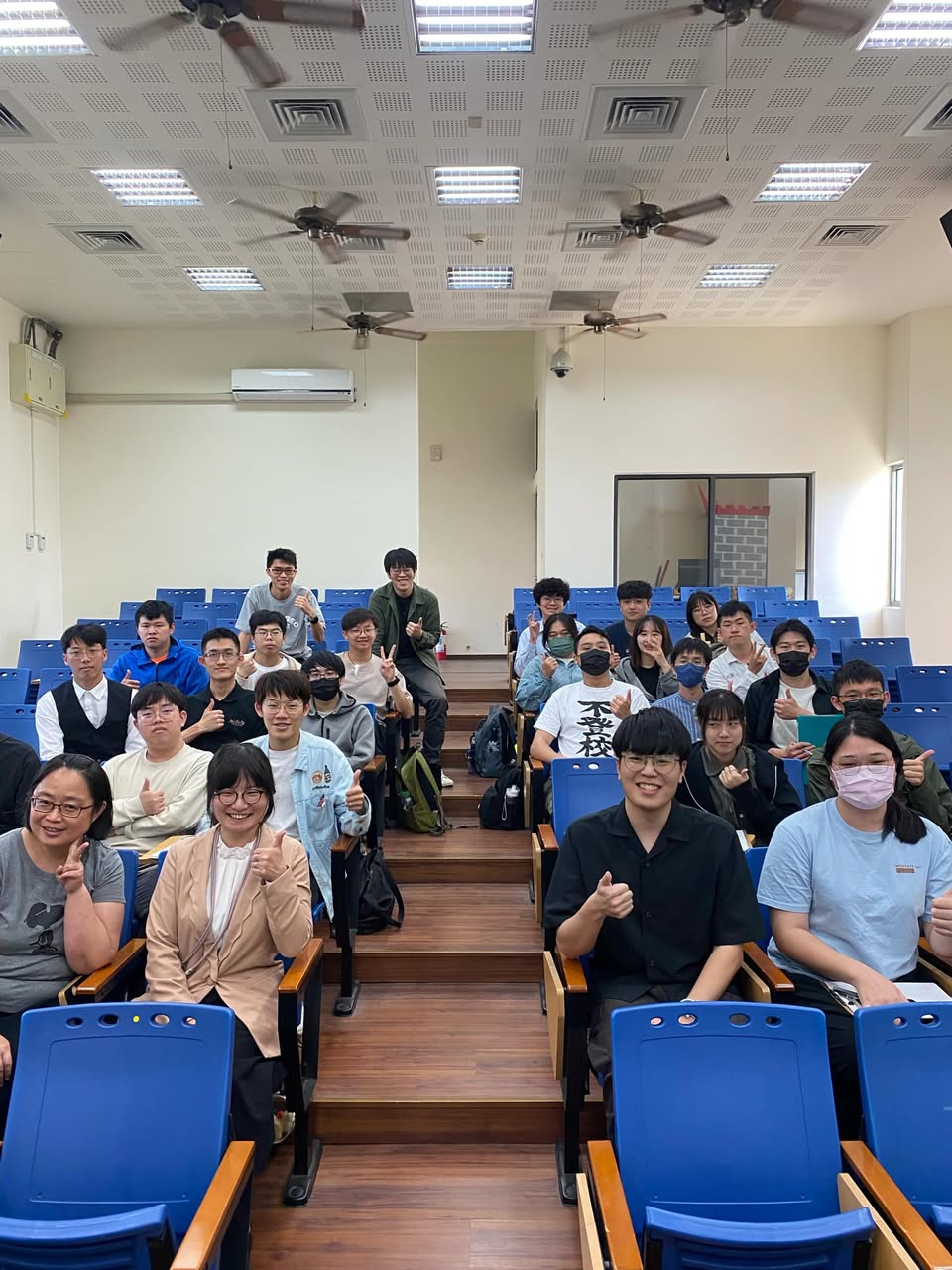 2025/4/16大四師培生前往台中市四育國中進行教學觀摩