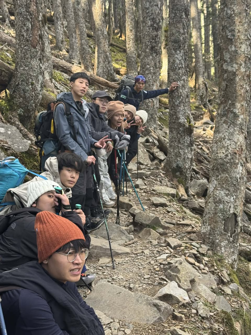 【畢業登山】115 級同學成功登頂雪山主峰