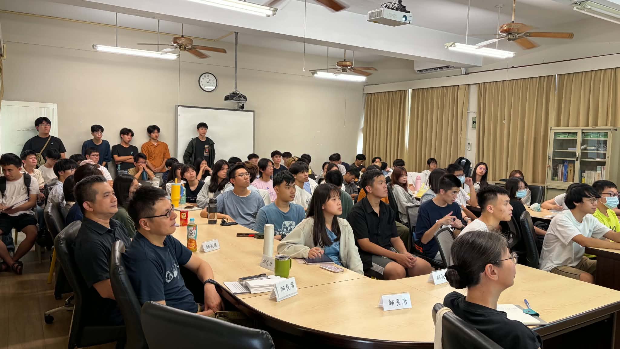【迎新系列演講｜從本位到跨域：地理學的專精、整合與實踐】